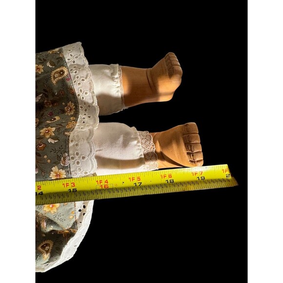 William Tung Wooden Doll Alissa Original Clothing Signed Numbered 260/1500  19” - Picture 6 of 15